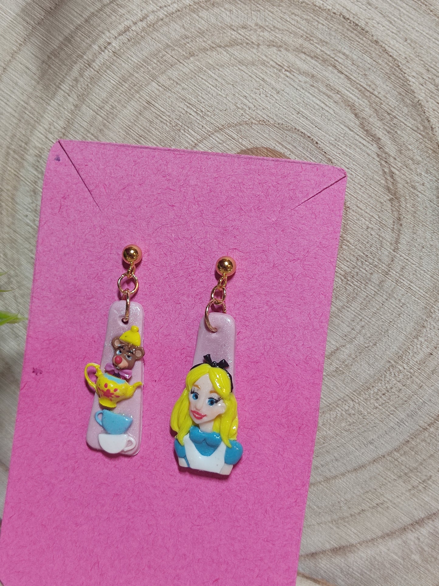 Alice in Wonderland handmade earrings -Clay-